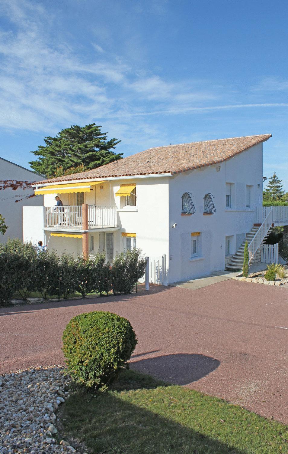 Les Flots Hotel 2*